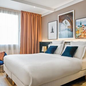 Superior Room 1 Queen Bed